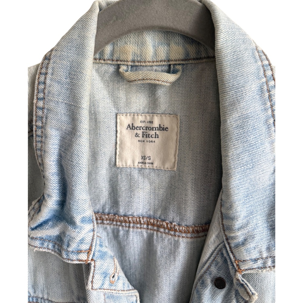Abercrombie‎ Denim Jacket Light Wash 90s Vintage Revival Relaxed Trucker XS/S - Picture 3 of 7